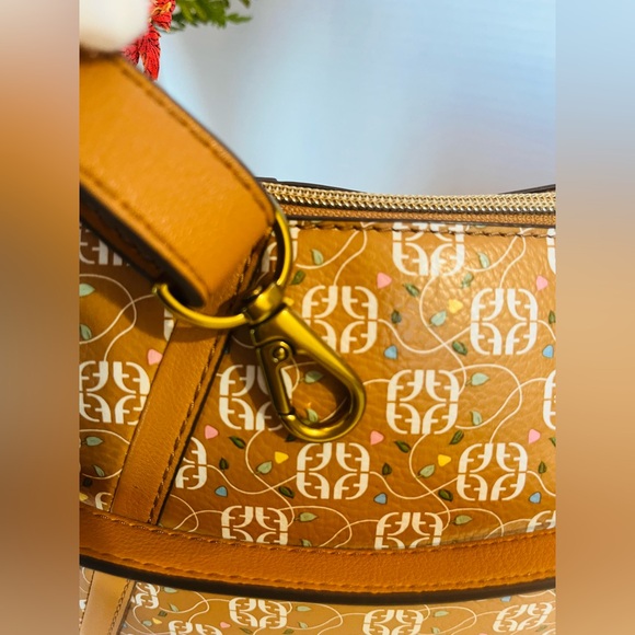 FOSSIL Top Handle SKYLER Signature Crossbody Bag Saddle/Tan Brass Hardware - Picture 10 of 16